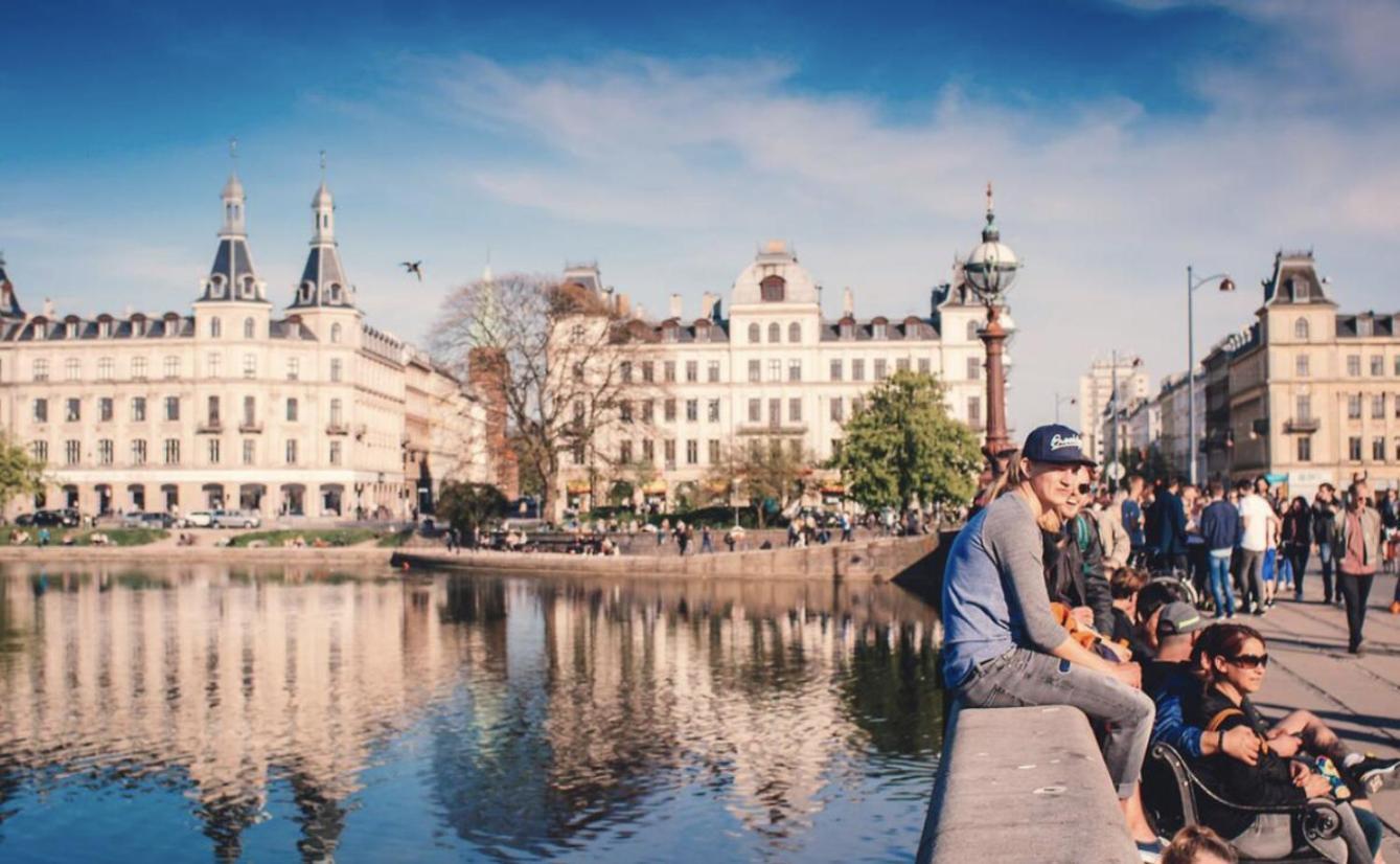Unbeatable Cph Location - Local With Sunny Terrace Copenhague